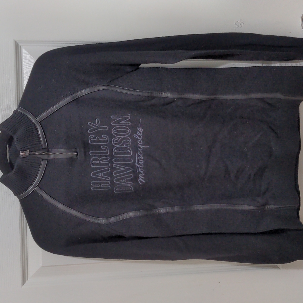 Harley Davidson limited edition, black long sleeve sweater. size small. …